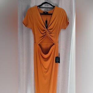 Lulu's - Front Twist Cutout Maxi Dress